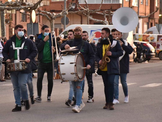 Presencia del desfile de la cabalgata de los Reyes Mayor por las calles de Medina del Campo.