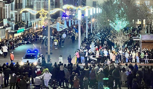 Las calles de Medina del Campo se agolpan con la llegada de sus Majestades de Oriente.