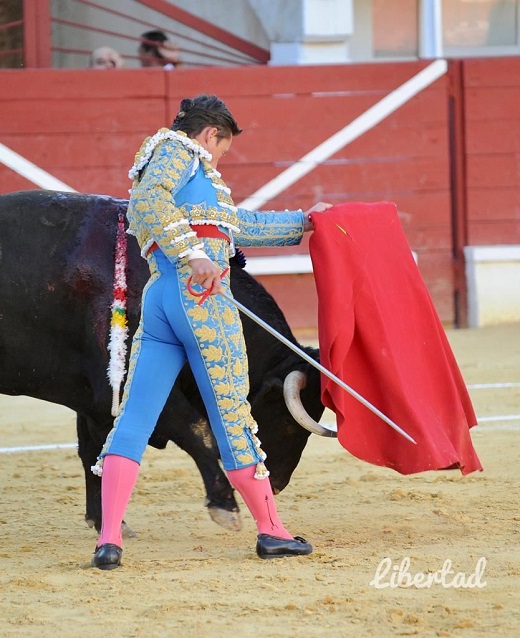 Ferrera, Urdiales y Aguado salen a hombros en Medina del Campo.