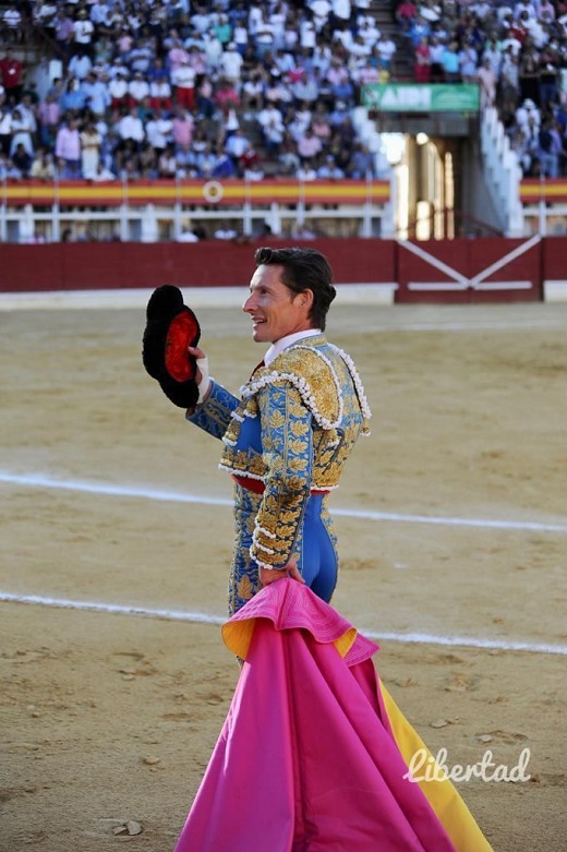 Ferrera, Urdiales y Aguado salen a hombros en Medina del Campo.