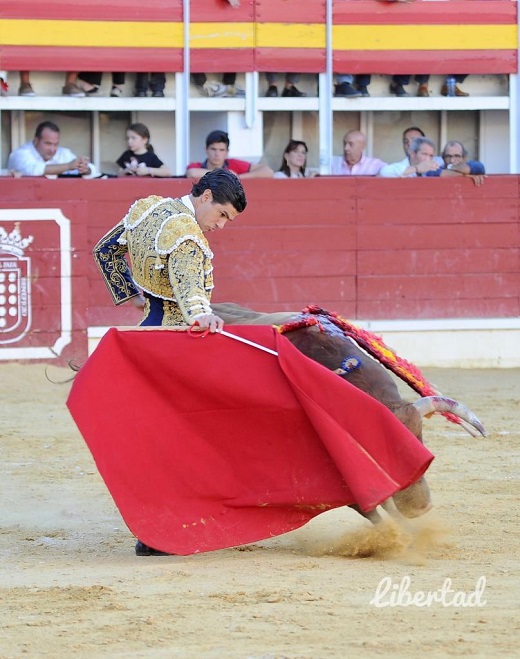 Ferrera, Urdiales y Aguado salen a hombros en Medina del Campo.