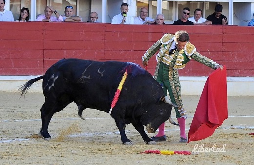 Ferrera, Urdiales y Aguado salen a hombros en Medina del Campo.