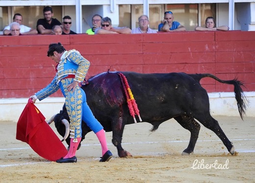 Ferrera, Urdiales y Aguado salen a hombros en Medina del Campo.