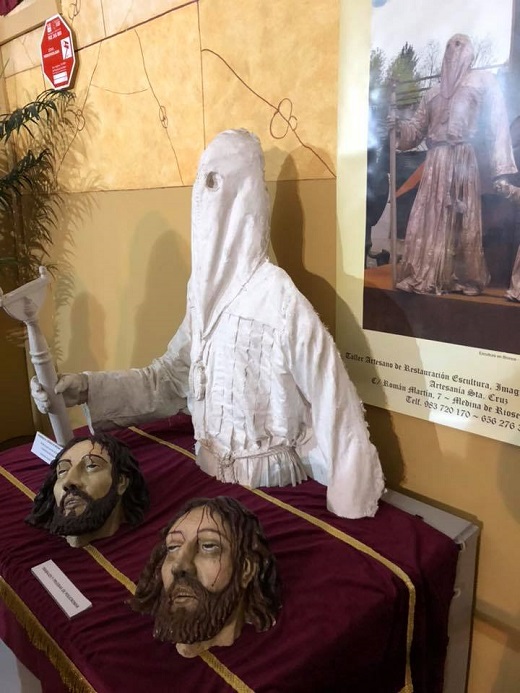 Exposición en la Ermita Nuesta Señora del Amparo.