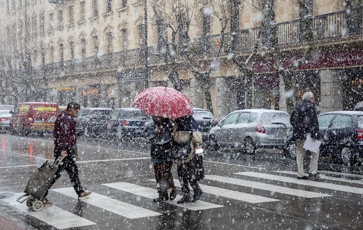 Imágenes de la nevada en Salamanca capital. Susana Martín / Ical