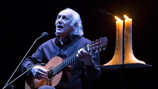 Concierto Amancio Prada en Medina del Campo.  Canciones de Santa Teresa y El cántico espiritual de San Juan De la Cruz. Amancio Prada (voz y guitarra), Juan Luis Gallego (violín), Mariana Cores (violonchelo).