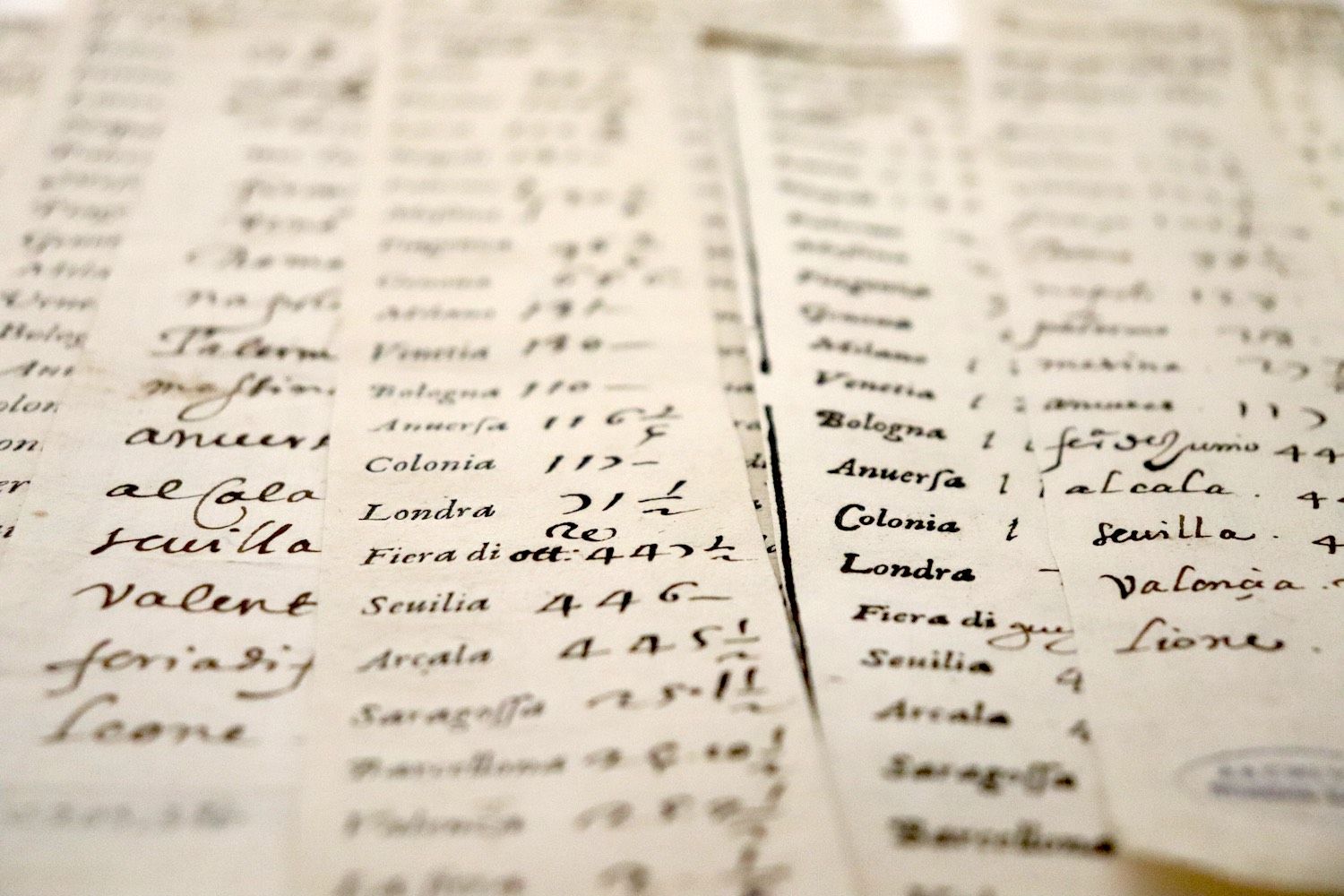 Uno de los libros de cuentas que se conservan en el Museo de las Ferias de Medina del Campo
