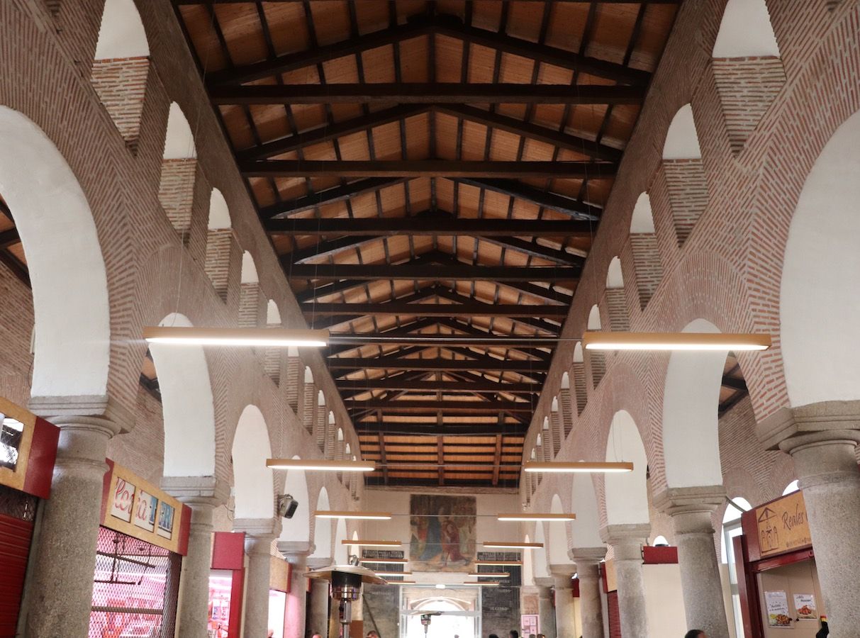 Interior con artesonado de las Reales Carnicerías de Medina del Campo
