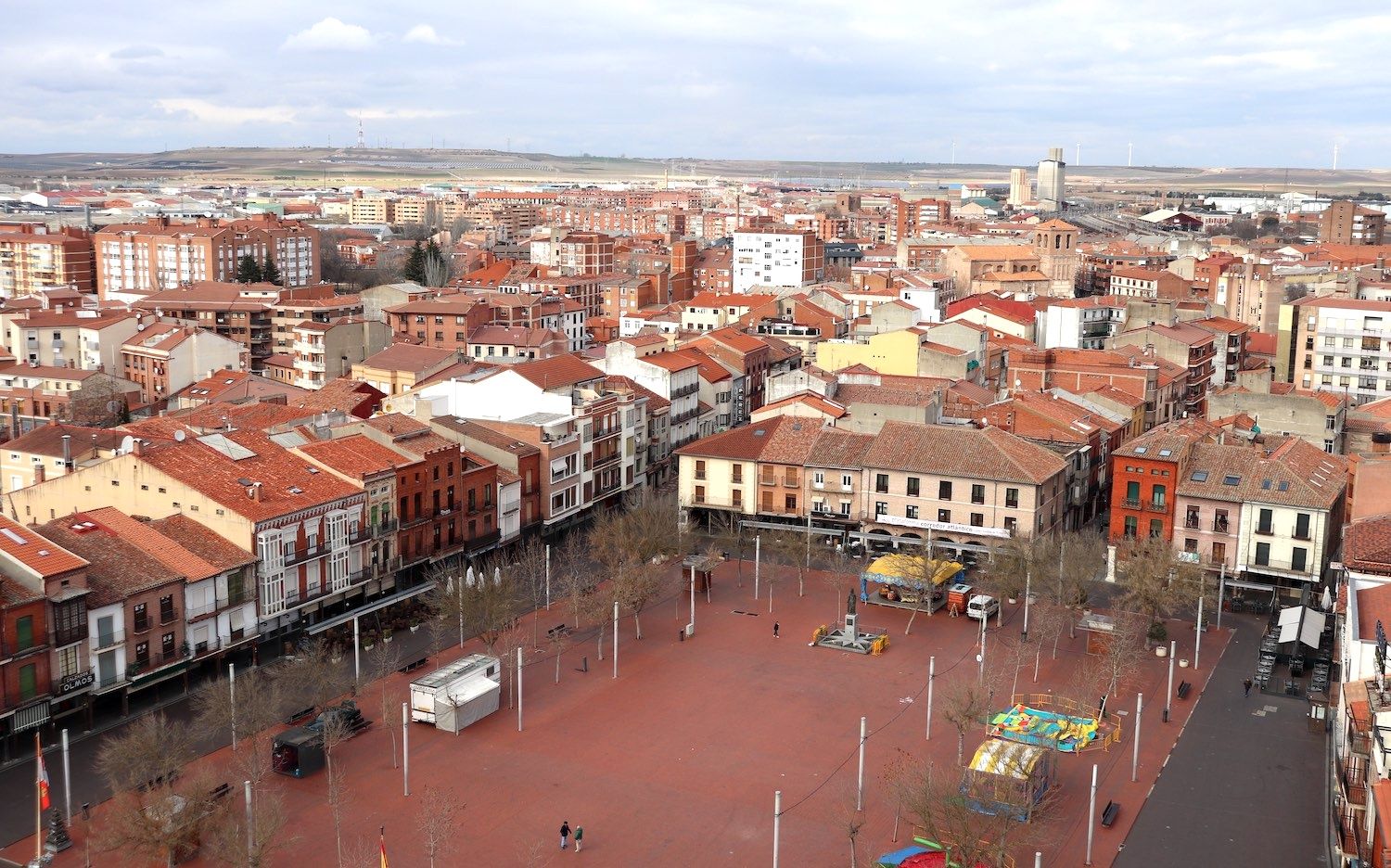 La Playa Mayor de La Hispanidad de Medina del Campo vista desde lo alto de la torre de la Colegiata