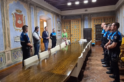 El alcalde de Medina del Campo con la policias locales