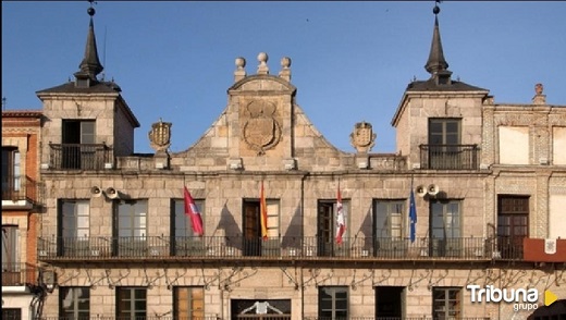 Fachada del ayuntamiento de Medina del Campo.