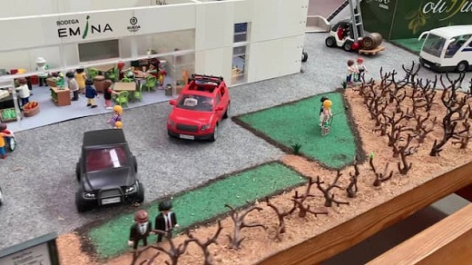 Maqueta de playmobil de la Bodegas Emina de Medina del Campo – Destino Castilla y León