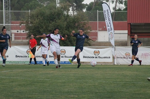 Imagen del Medinense-Ribera Atlético del Trofeo Diputación. - Foto: Marina Márquez