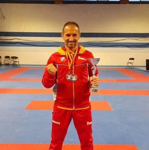 Óscar Botrán se proclama doble subcampeón de España de Kárate de Veteranos.