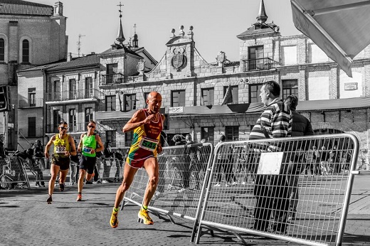 'En grupo' de Benjamín Redondo / Foto: Media Maratón y 10 km de Medina del Campo