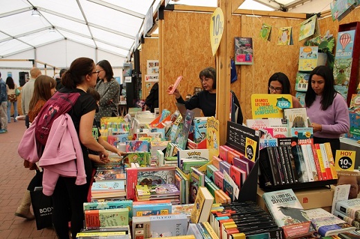 Medina del Campo hace literatura con un pregón de exaltación del libro y la lectura como legado de su historia.