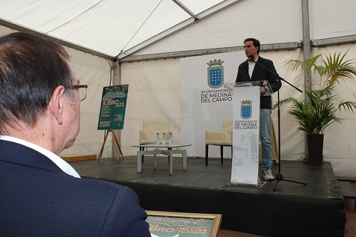 Medina del Campo hace literatura con un pregón de exaltación del libro y la lectura como legado de su historia.