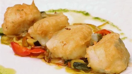 Bacalao en tempura con pimientos – La mesa del Conde 