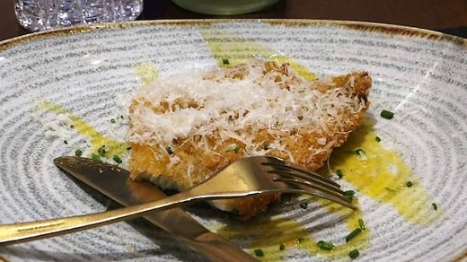 Trampantojo de milanesa de rodaballo – La mesa del Conde 