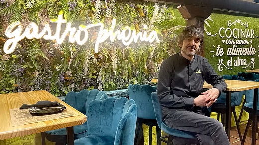 Jesús Moreno Velasco en su gastrobar en Medina del Campo