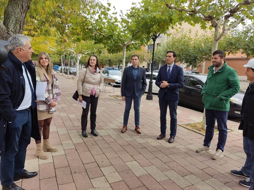 Director General del Patrimonio Cultural, Juan Carlos Prieto Vielba junto al alcalde de Meddina del Campo Guzmán Gómez Alonso en las obras de restauración y rehabilitación del Hospital Simón Ruiz. (REGRESAMOS)