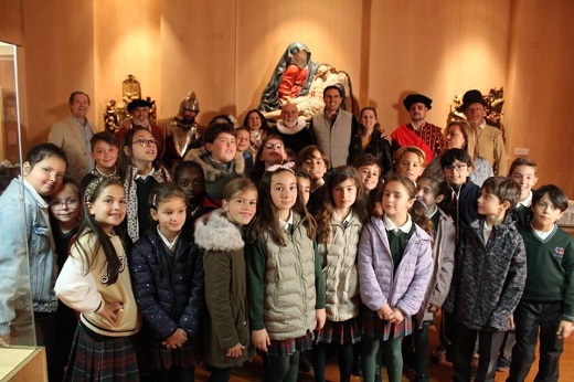 Los escolares medinenses se adentran con entusiasmo en el Museo de las Ferias.