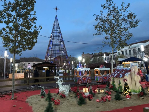 Plaza Mayor de la Hispanidad en Navidad // Foto. La Voz