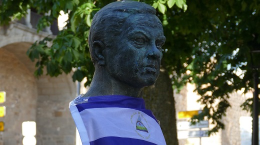Busto de Rubén Darío en el jardín del Rastro, donado a Ávila por el Gobierno de Nicaragua.

