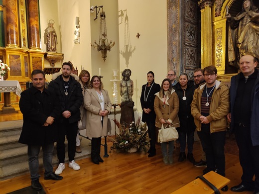 MISA DE DESPEDIDA AL CRISTO PRESO Ecce Homo o Cristo Preso
Ricardo Flecha Barrio. AÑO: 1990.Junta Semana Santa (Cesión Coleccionista privado)
Se trata de una representación del Ecce Homo, cuya expresividad trasluce los aspectos más patéticos de la pasión de Cristo.