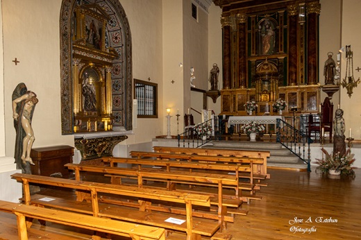 MISA DE DESPEDIDA AL CRISTO PRESO Ecce Homo o Cristo Preso
Ricardo Flecha Barrio. AÑO: 1990.Junta Semana Santa (Cesión Coleccionista privado)
Se trata de una representación del Ecce Homo, cuya expresividad trasluce los aspectos más patéticos de la pasión de Cristo.