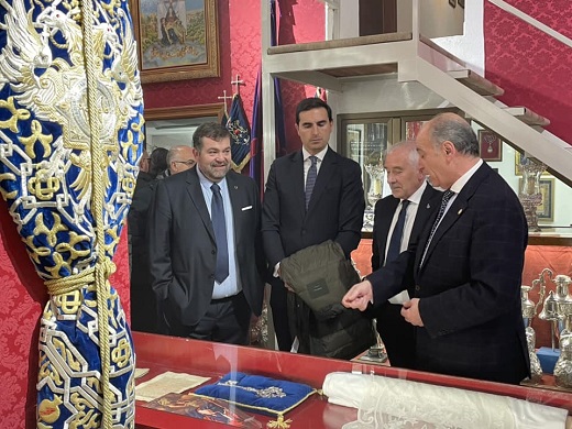 Actos de la presentación de la Semana Santa de Medina del Campo en Granada