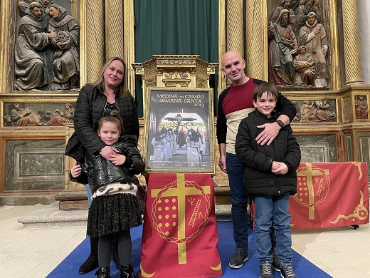 Presentado el cartel de la Semana Santa 2023 de Medina del Campo, obra del fotógrafo Medinense Benjamín Redondo.