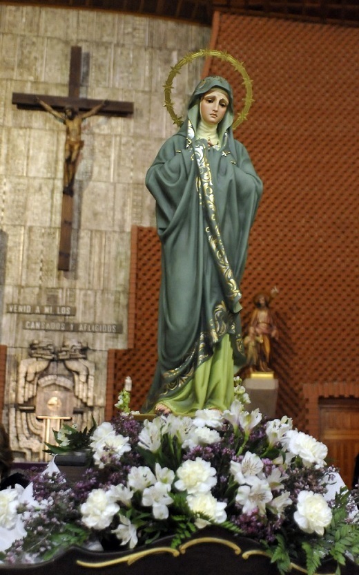 Mejora de la carroza de nuestras titulares de las andas de la Virgen de la Esperanza.