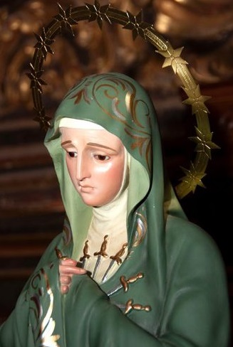 Mejora de la carroza de nuestras titulares de las andas de la Virgen de la Esperanza.