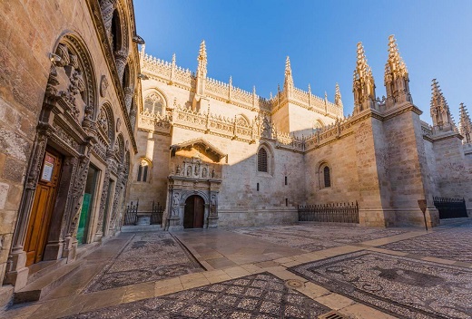 Fachada principal de la Catedral de Granada.