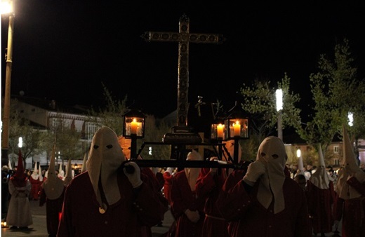 Jueves Santo Seman Santa Medina del Campo. Procesiones Caridad y de la Vera Cuz