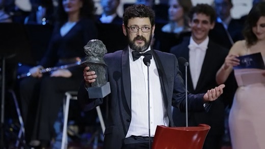 Manolo Solo recibe el Goya al Mejor Actor de Reparto en 2017 por su papel en Tarde para la ira del director Raúl Arévalo. | Premios Goya Miguel Córdoba