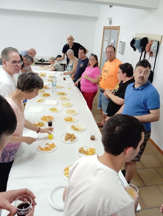 Acabamos laa actividades en el aula como más nos gusta. FIESTA!!! Ahora a por el verano!!.