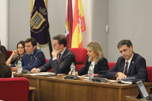 El Pleno de Medina del Campo aprueba los Presupuestos de 2026 con 22,2 millones de euros y el respaldo del equipo de Gobierno.