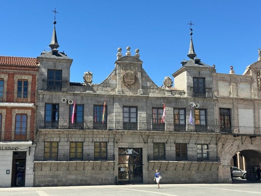 Fachada del Ayuntamiento de Medina del Campo Fachada del Ayuntamiento de Medina del Campo