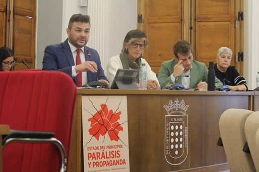 La bancada del PSOE en el Pleno Extraordinario del Estado del Municipio // Paula de la Fuente
