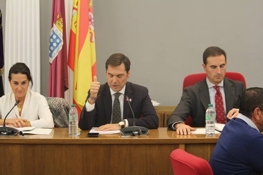 Bancada presidencial pleno extraordinario Medina del Campo // Paula de la Fuente