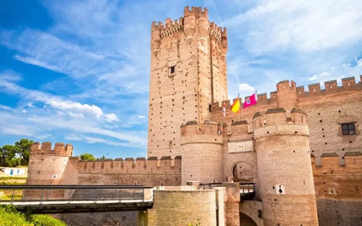 Entrada del castillo. | Shutterstock