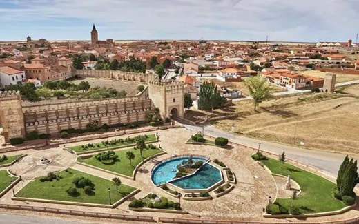 Vista aérea de Madrigal de las Altas Torres. | Shutterstock