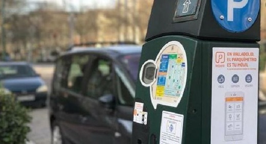 Medina del Campo estudia cambios en la zona azul: eliminarla los domingos y ajustar los horarios para mejorar el aparcamiento