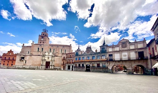 Plaza Mayor de la Hispanidad de Medina del Campo Plaza Mayor de la Hispanidad de Medina del Campo
