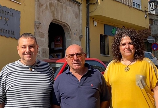 Enrique Seoane Amable Sotelo y Rosana de Castro.-Ediles de IU en Castronuno Enrique Seoane Amable Sotelo y Rosana de Castro.-Ediles de IU en Castronuno