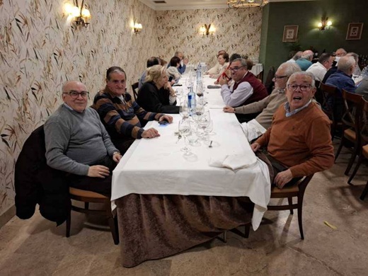 Comida Navidad antiguos empleados Central Contable y Descuento y algun compañero de Valladolid. Comida Navidad antiguos empleados Central Contable y Descuento y algun compañero de Valladolid.