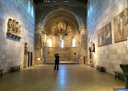 Abside de San Martín de Fuentidueña en su ubicación en The Cloisters .The Metropolita Abside de San Martín de Fuentidueña en su ubicación en The Cloisters .The Metropolita