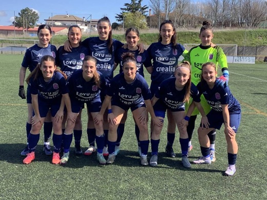 CD Medinense Femenino celebra el ascenso con la afición // Foto cedida CD Medinense Femenino celebra el ascenso con la afición // Foto cedida